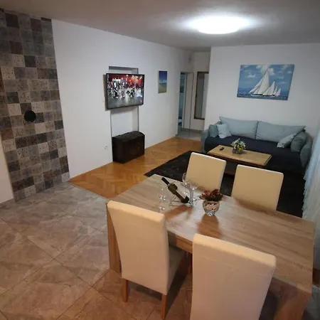 Apartment Moderan U Blizini Mora