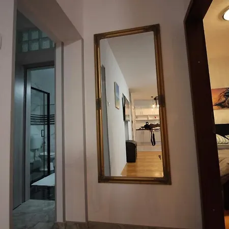 Apartman Moderan U Blizini Mora Povile
